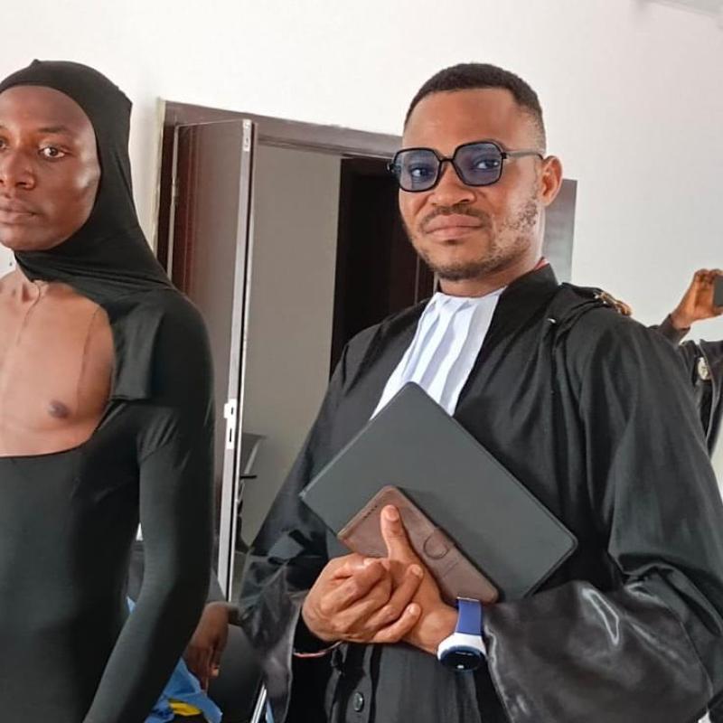 Le présumé chef de bande Nija et son avocat devant le Tribunal militaire de Kikwit [photo d’illustration]