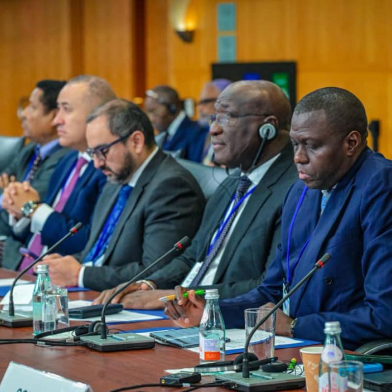 André Wameso, Gouverneur de la Banque Centrale du Congo, à l'extrême droite de la photo