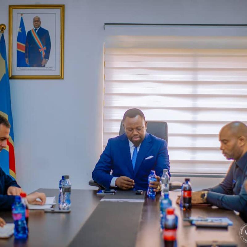 Le ministre de Droits humains Samuel Mbemba en réunion avec Claudio Costanza, chef adjoint de la coordination de la sécurité sur le terrain du conseil de l'Europe