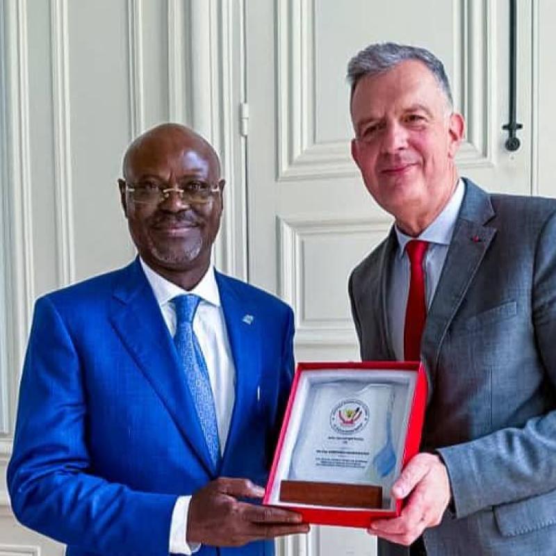 Le ministre congolais de la Défense Guy Kabombo Muandiamvita et Jean-Michel Jacques, président de la commission de la Défense nationale et des Forces armées à l'Assemblée nationale française [photo d'illustration]