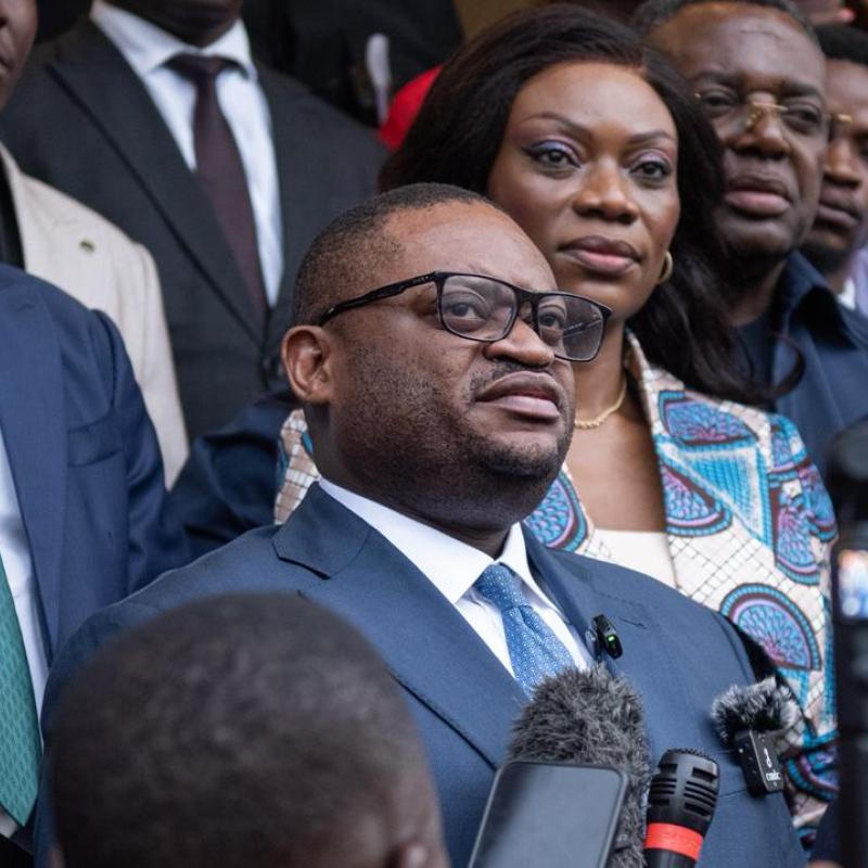 Le ministre Doudou Fwamba lors d’une visite de travail à la Direction des grandes entreprises de la DGI, à l’occasion de la clôture de l’échéance fiscale d’avril 2026.