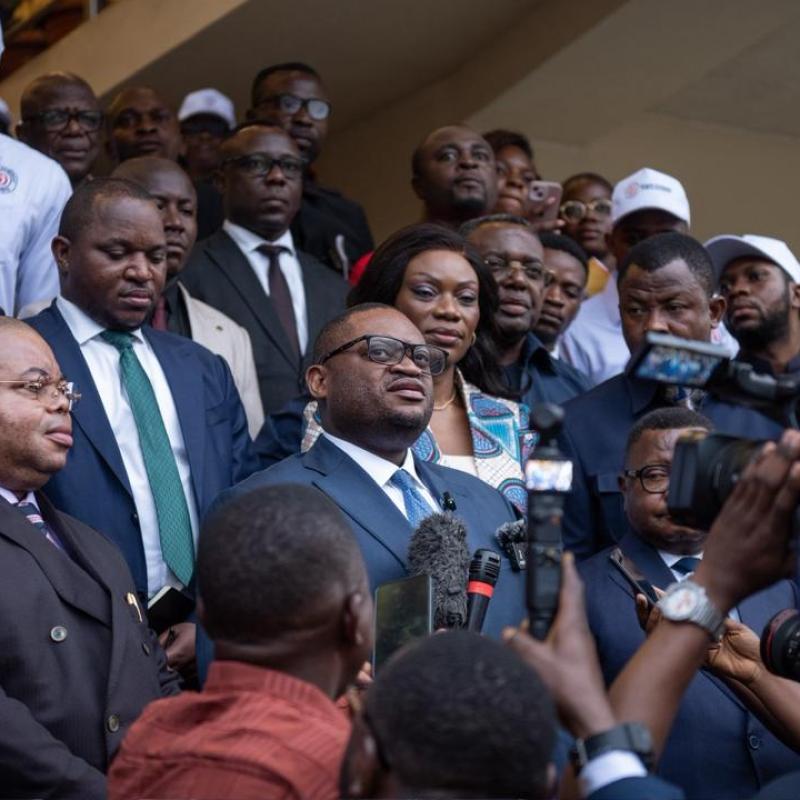 Le ministre Doudou Fwamba lors d’une visite de travail à la Direction des grandes entreprises de la DGI, à l’occasion de la clôture de l’échéance fiscale d’avril 2026 [photo d’illustration]