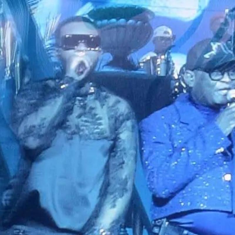 Fally Ipupa et Jossart Nyoka lors de leur prestation au Stage de France