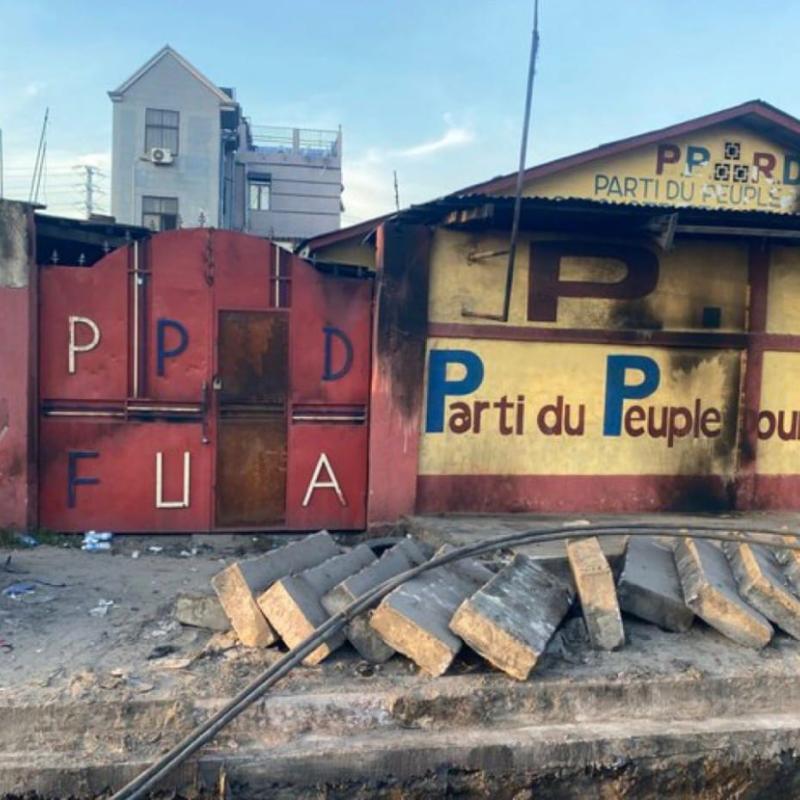 Le bureau du PPRD incendié à Kinshasa lors d’une manifestation [photo d’illustration]