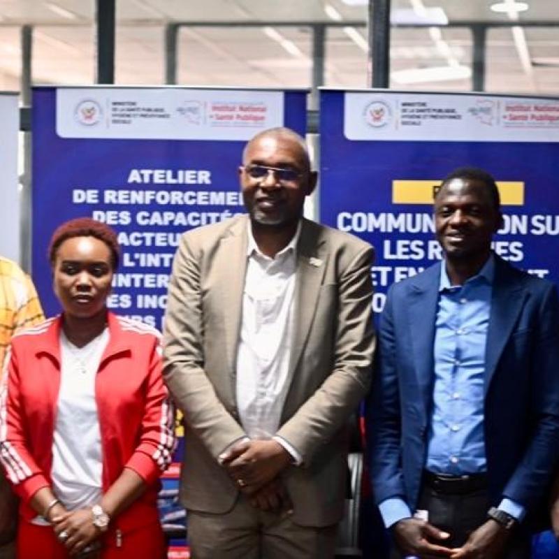 Christian Ngandu, Coordonnateur du COUSP, entouré des parties prenantes de la surveillance sanitaire en RDC