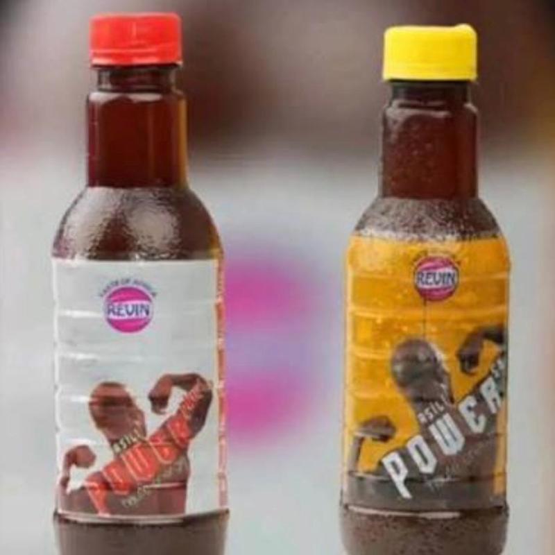 Deux bouteilles de la boisson interdite «Power» dit “Mutu rouge”