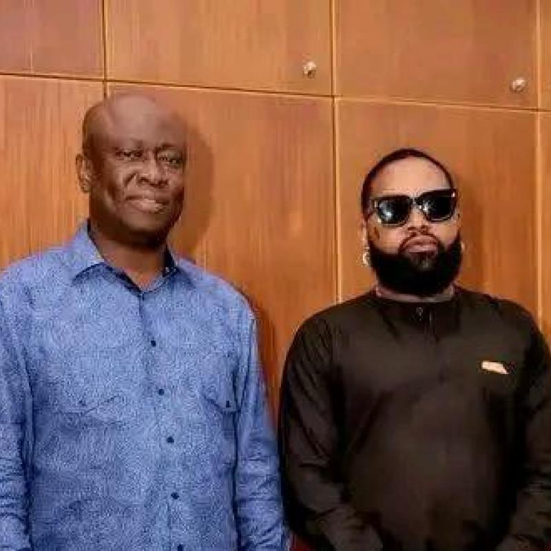 Le SG de l'UDPS Augustin Kabuya et le Chanteur Ferré Gola.