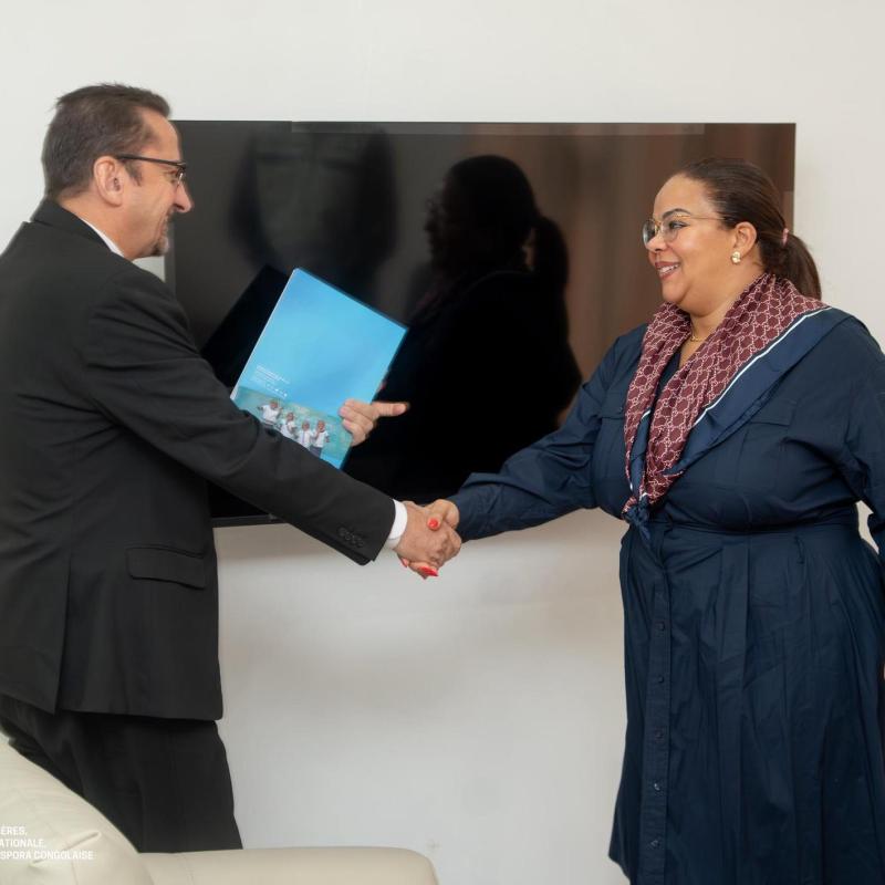 La ministre d'État en charge des Affaires étrangères Thérèse Kayikwamba Wagner et Bruno Lemarquis lors de leur entretien