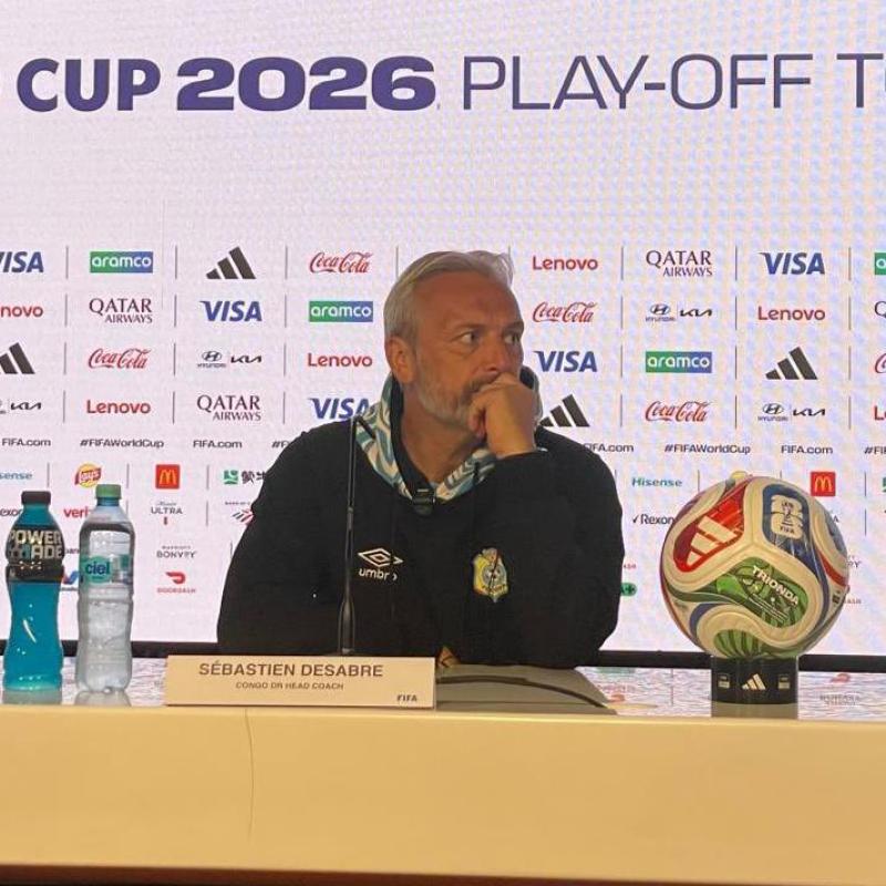 Le sélectionneur des Léopards congolais Sébastien Desabre lors d'une conférence de presse comptant pour le Mondial 2026