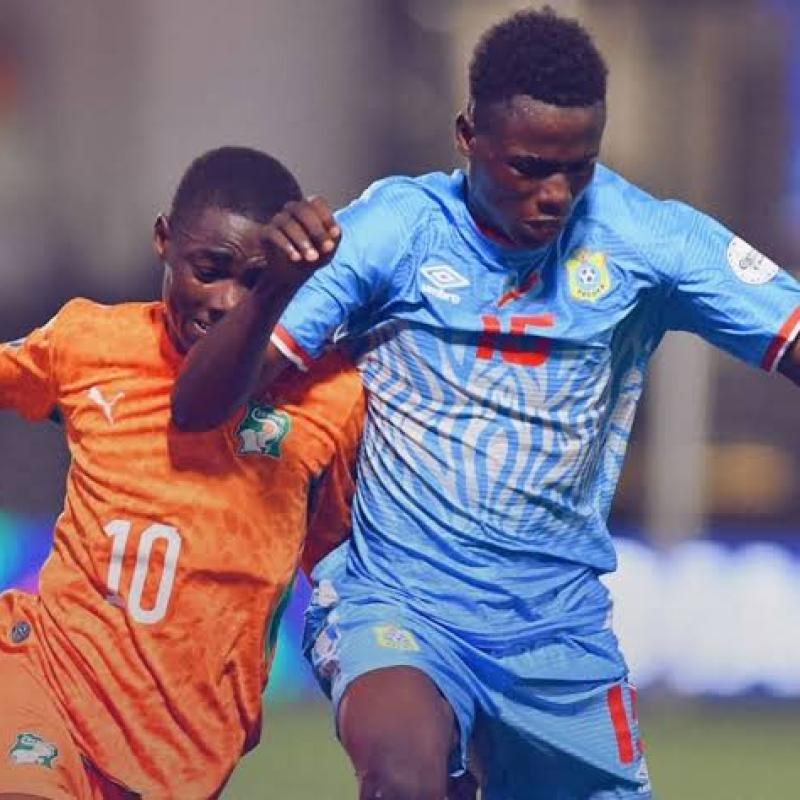 Un duel entre un joueur des léopards u17 lors du match perdu contre la Côte d'Ivoire (0-2)