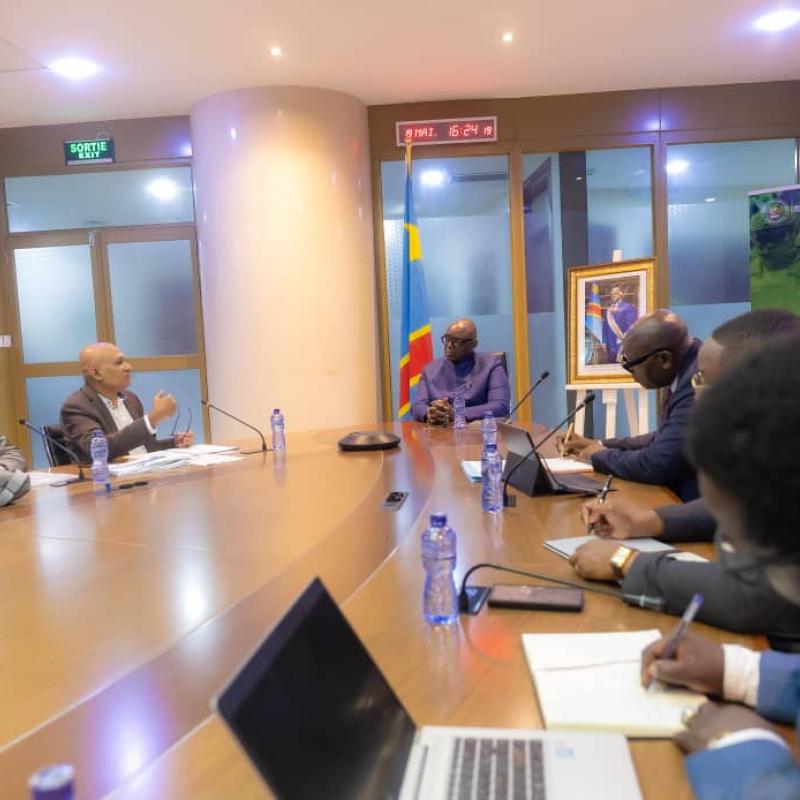 Le ministre des Mines Louis Watum Kabamba en entretien avec la délégation de mandataires miniers et de géologues congolais [photo d’illustration]