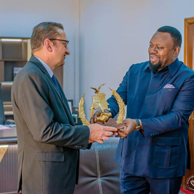 Samuel Mbemba, ministre des Droits humains en RDC et Bruno Lemarquis de l’ONU lors de leur rencontre à Kinshasa