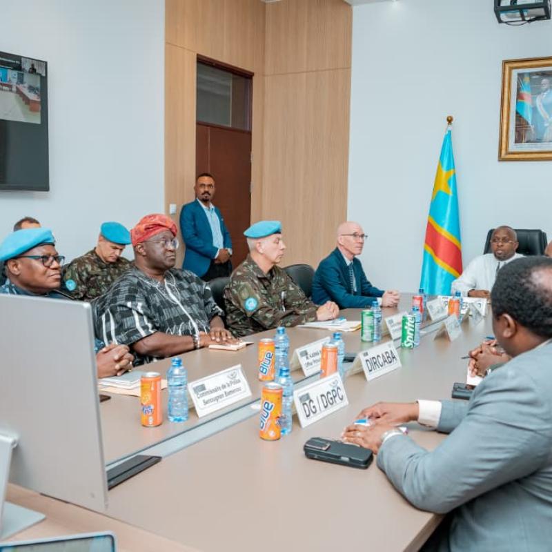 Le VPM Jacquemain Shabani réunit les gouverneurs du Nord-Kivu et de l’Ituri ainsi que la MONUSCO autour de l’impact sécuritaire de l’épidémie d’Ebola en RDC.