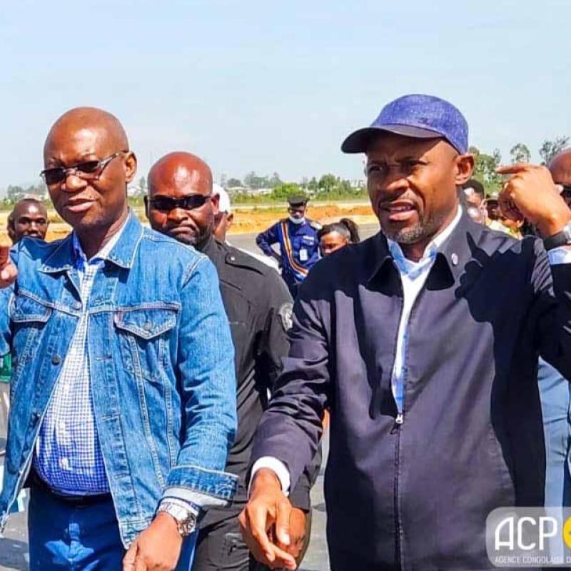 Le ministre de la Santé, Samuel Roger Kamba, et son collègue de la Communication et des Médias, Patrick Muyaya, à leur arrivée à Bunia [Photo d’illustration]