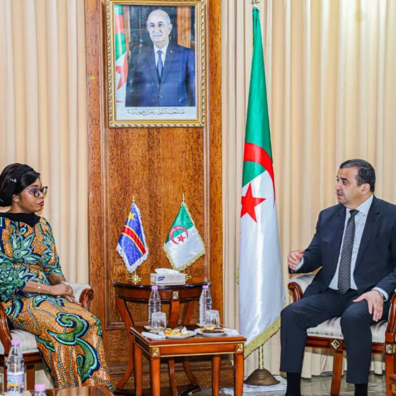 La ministre des Hydrocarbures, Acacia Bandubola, et son homologue algérien, Mohamed Arkab [photo d'illustration [