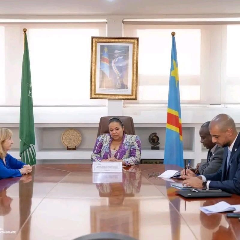 La ministre Thérèse Kayikwamba Wagner reçoit en audience Mme María del Carmen Díez Orejas, ambassadrice du Royaume d’Espagne en RDC 