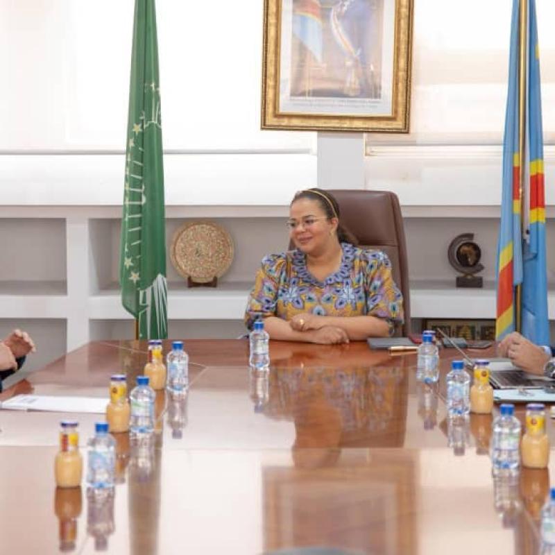 Thérèse KayikwambaWagner, ministre d'État en charge des Affaires étrangères et la délégation brésilienne conduite par Roberto Parente, ambassadeur du Brésil en RDC