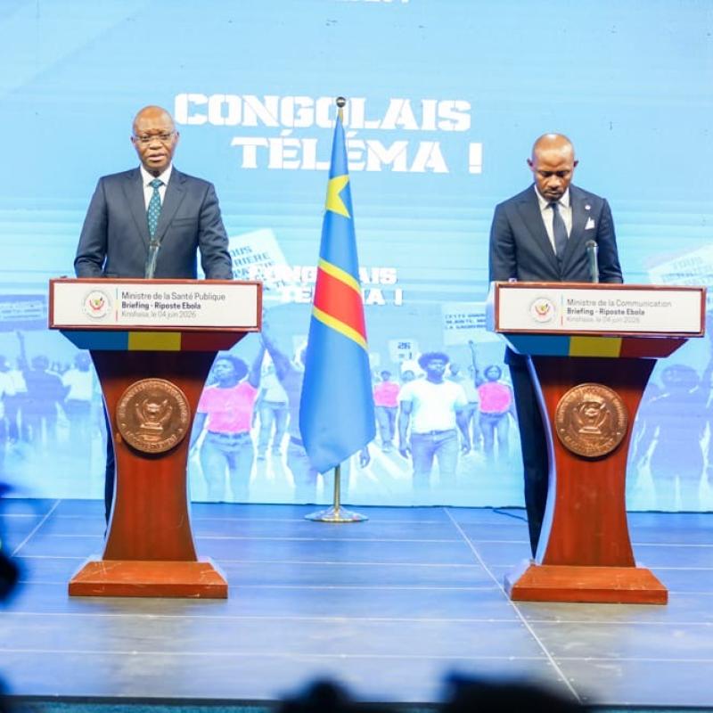 Le ministre de la santé Roger Kamba et le ministre de la communication et médias Patrick Muyaya au cours d'un briefing presse [photo d'illustration]