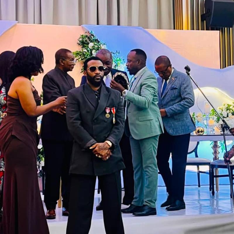 L'artiste Fally Ipupa honoré par la communauté Ekonda et Anamongo, ce jeudi 11 juin 2026, à Kinshasa.