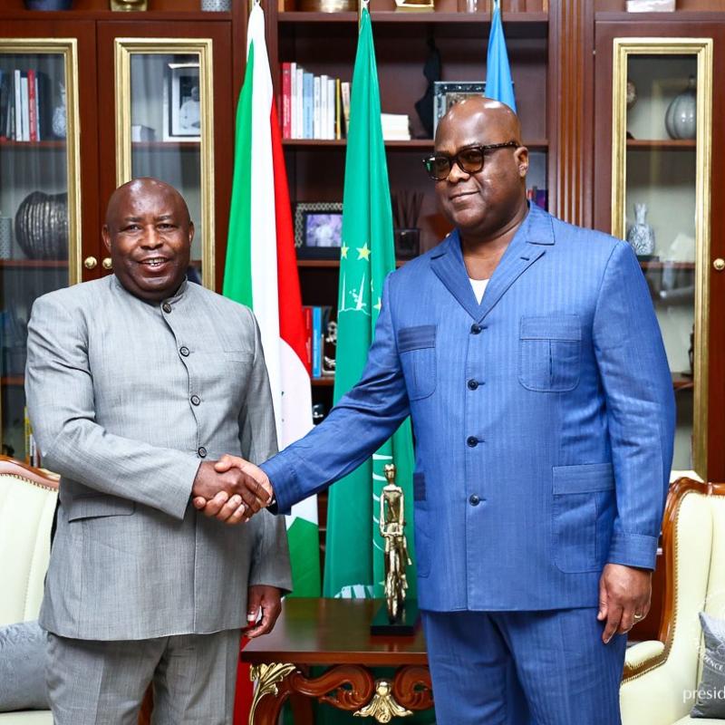 Le président burundais Evariste Ndayishimiye et son homologue congolais Félix-Antoine Tshisekedi Tshilombo, à Kinshasa, lundi 22 juin 2026
