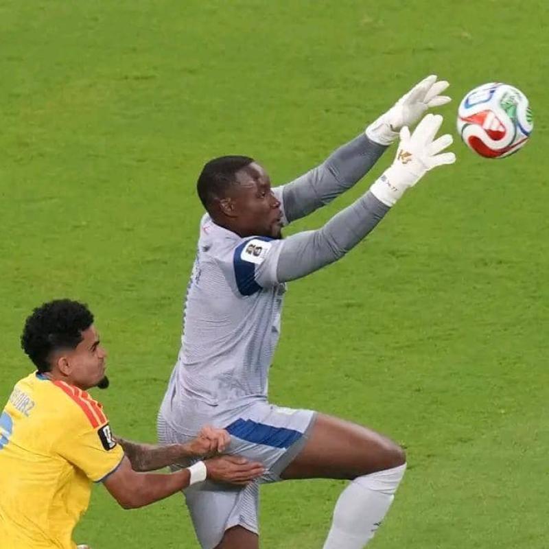 Lionel Mpasi et l'attaquant colombien Luis Diaz [Photo d'illustration]