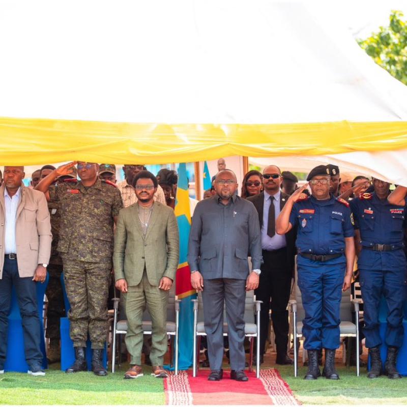 Le VPM Jacquemain Shabani aux côtés des autorités provinciales. [Photo d'illustration ]