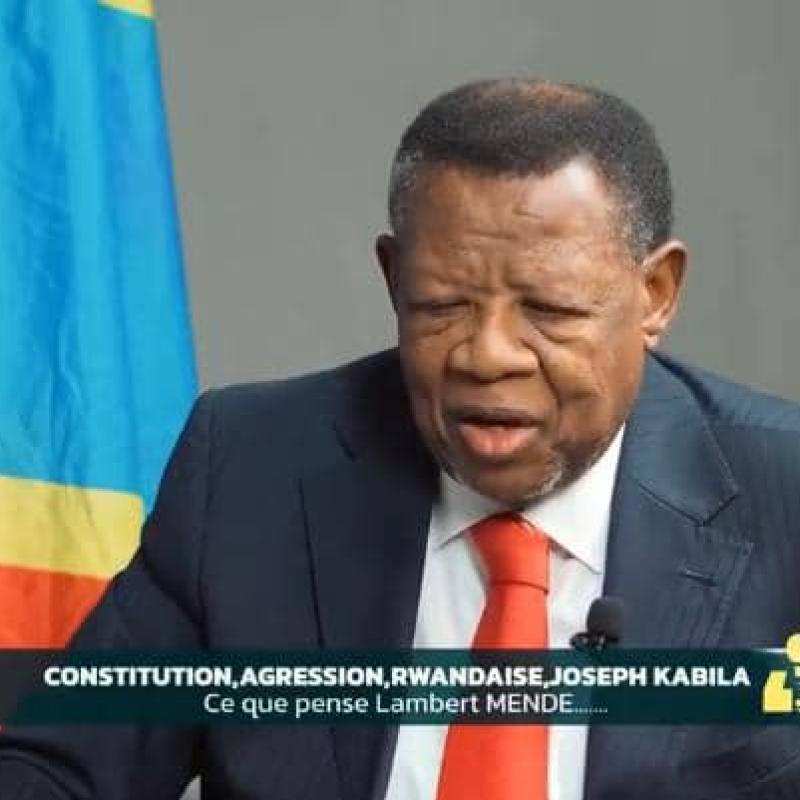 Lambert Mende Omalanfa, ancien ministre de la Communication et Médias sous l'ère Joseph Kabila, de passage sur Univers TV