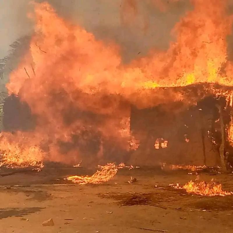 Des maisons de Mukuaya en proie à un violent incendie