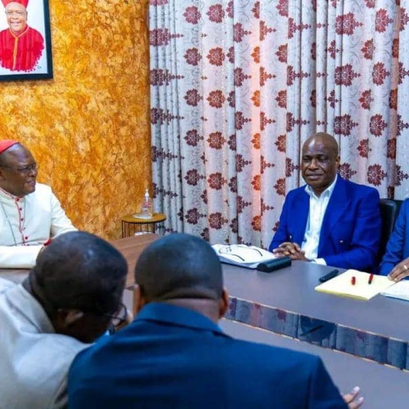 Le Cardinal Fridolin Ambongo, représentant la CENCO,  en séance de travail avec les leaders de la C64
