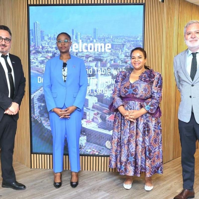 La ministre des affaires étrangères Thérèse Kayikwamba Wagner et les investisseurs israéliens à Tel-Aviv [photo d'illustration]