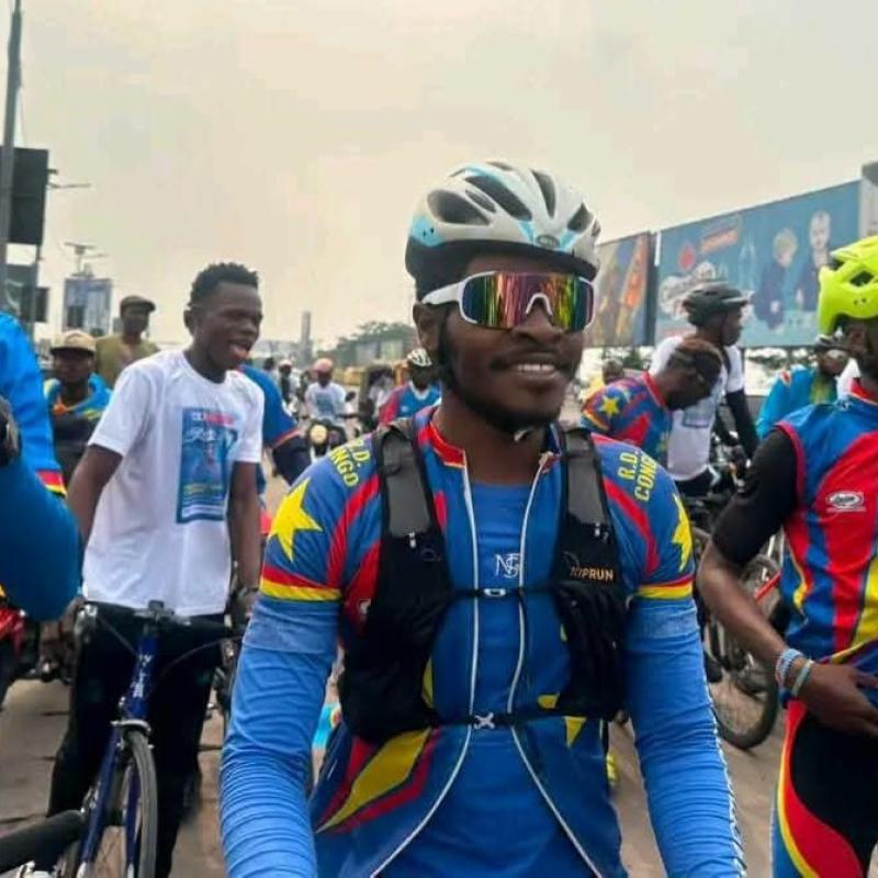 Le cycliste congolais Miguel Masaïsaï à son arrivée dans la capitale [photo d'illustration]