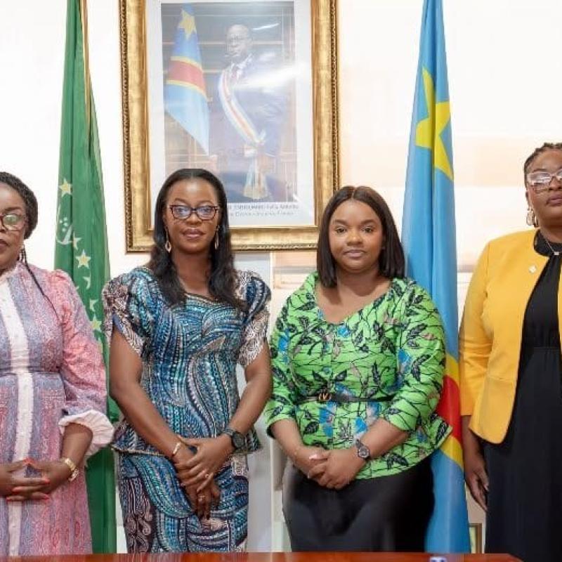 La vice-ministre des Affaires étrangères, Noëlla Ayeganagato et la délégation de la Commission nationale des femmes entrepreneures [photo d'illustration]