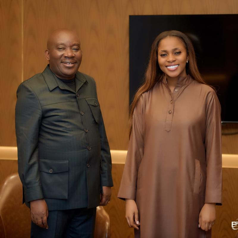 La ministre de la Jeunesse, Grâce Emie Kutino, et le Prophète Dr Jules Mulindwa [photo d'illustration]