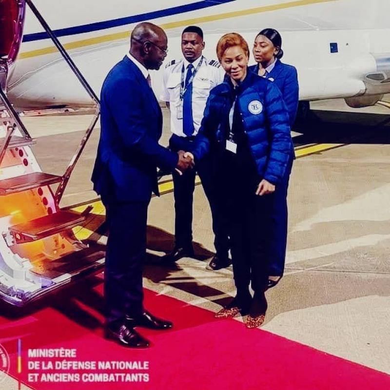 Le vice-Premier ministre de la Défense, Guy Kabombo, à son arrivée à Durban, en Afrique du Sud, pour prendre part au sommet de la SADC