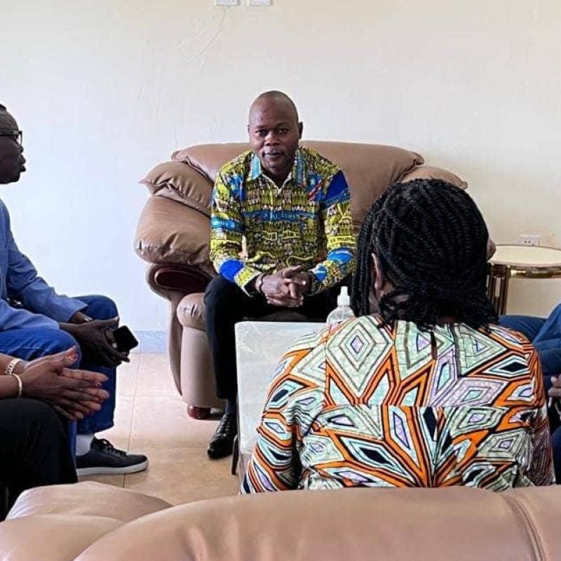 Le gouverneur du Haut-Uélé Jean Bakomito et une délégation des élus autour du sujet de l'épidémie d'Ebola