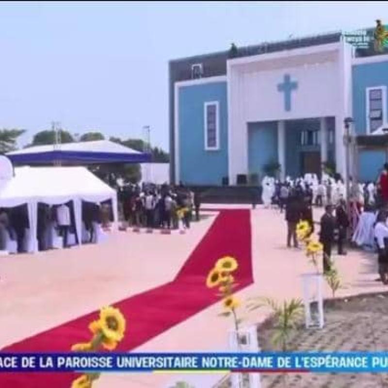 La messe de dédicace de la Paroisse Notre Dame de l'Espérance (PUNDE) à Mbujimayi