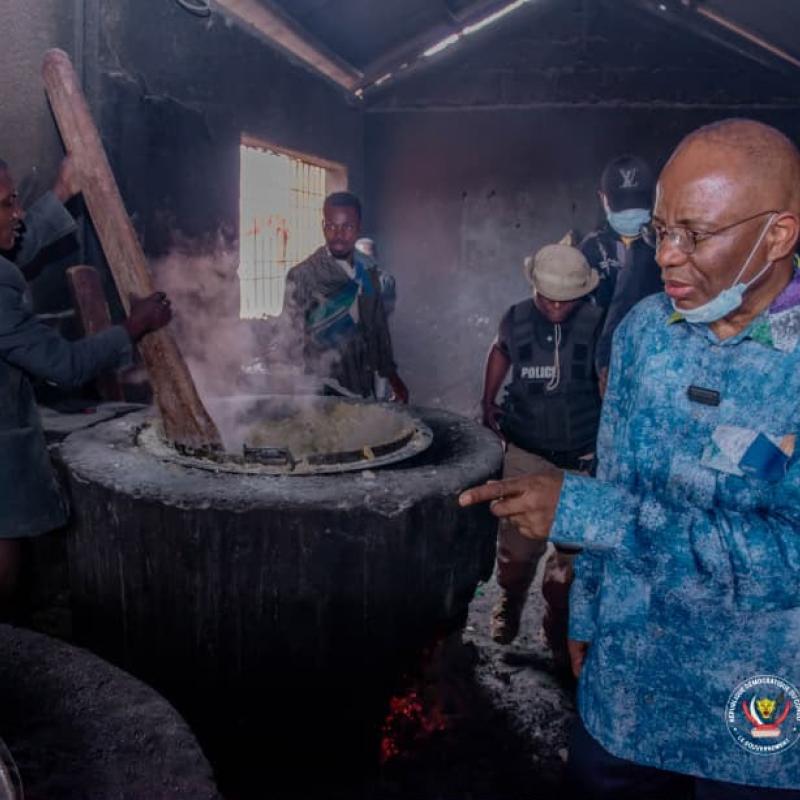 Le ministre de la Justice, Guillaume Ngefa, constate la surpopulation et les difficiles conditions de détention à la prison de Mbanza-Ngungu