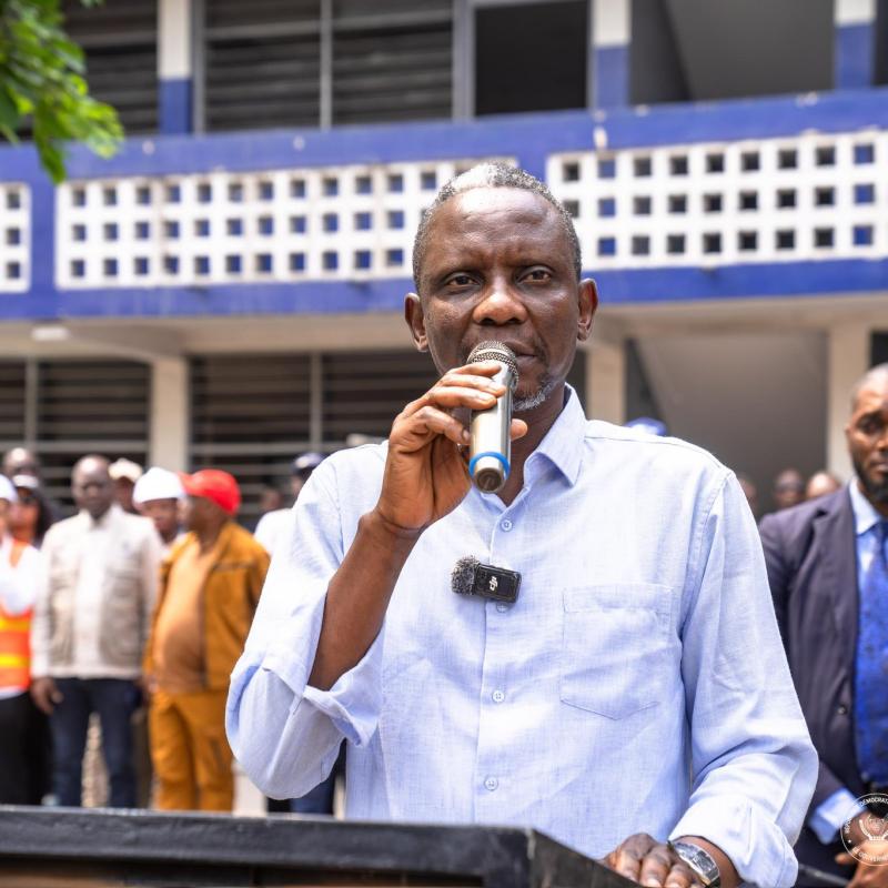 Le ministre John Banza Lunda lance les travaux de la boucle Zénith et annonce la rénovation du Collège Bonsomi, dans la commune de Ndjili 