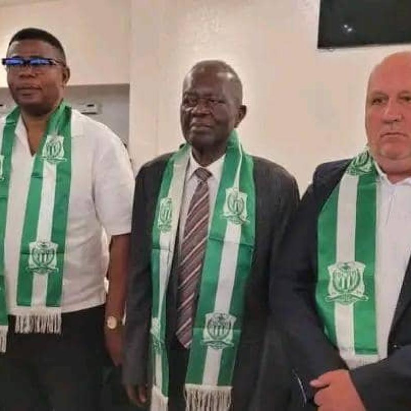 Olivier Bierlair aux côtés de Jonas Mukamba et d'autres personnalités du DCMP lors de l'assemblée générale élective.