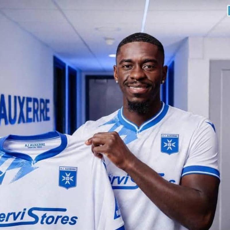 Axel Tuanzebe à l'AJ Auxerre.