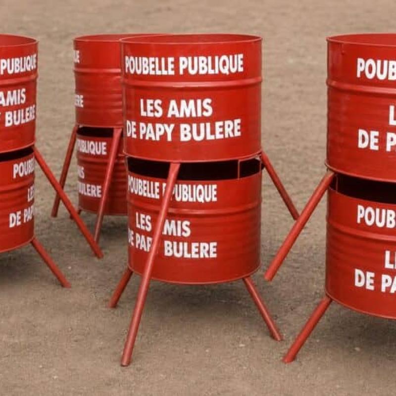 Des poubelles fabriquées par Papy Bulere [photo d'illustration]