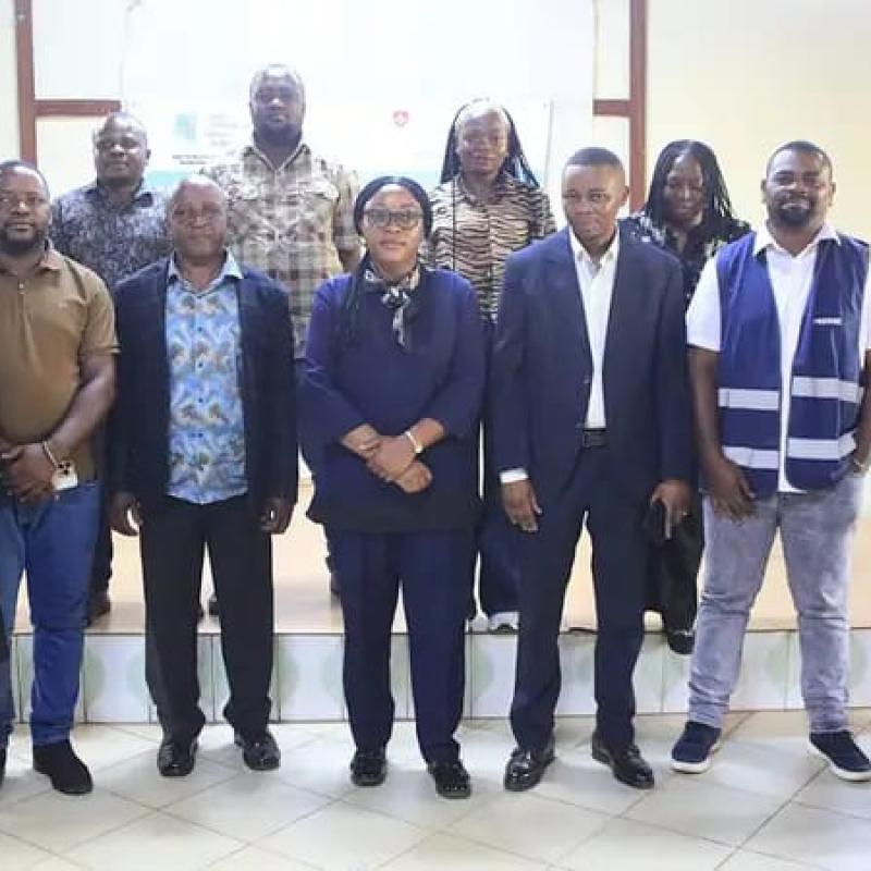 Les journalistes de Beni aux côtés de la responsable de la communication du gouvernorat à Beni [photo d’illustration]