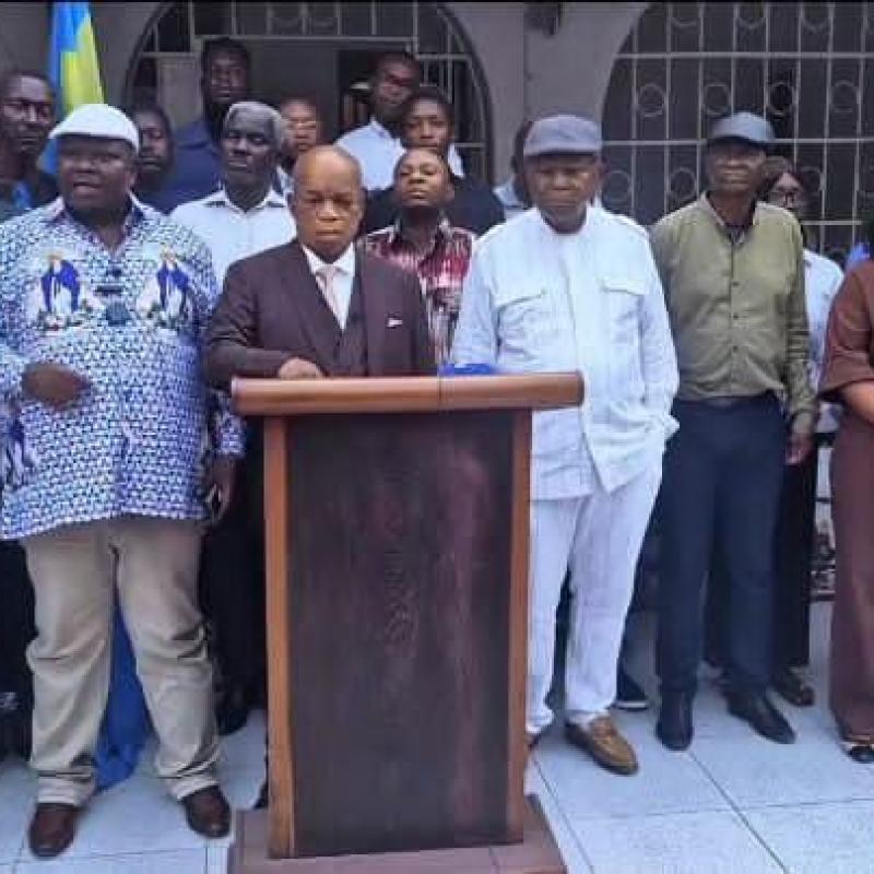 Jean-Pierre Lisanga Bonganga et les membres du RCET-CPS