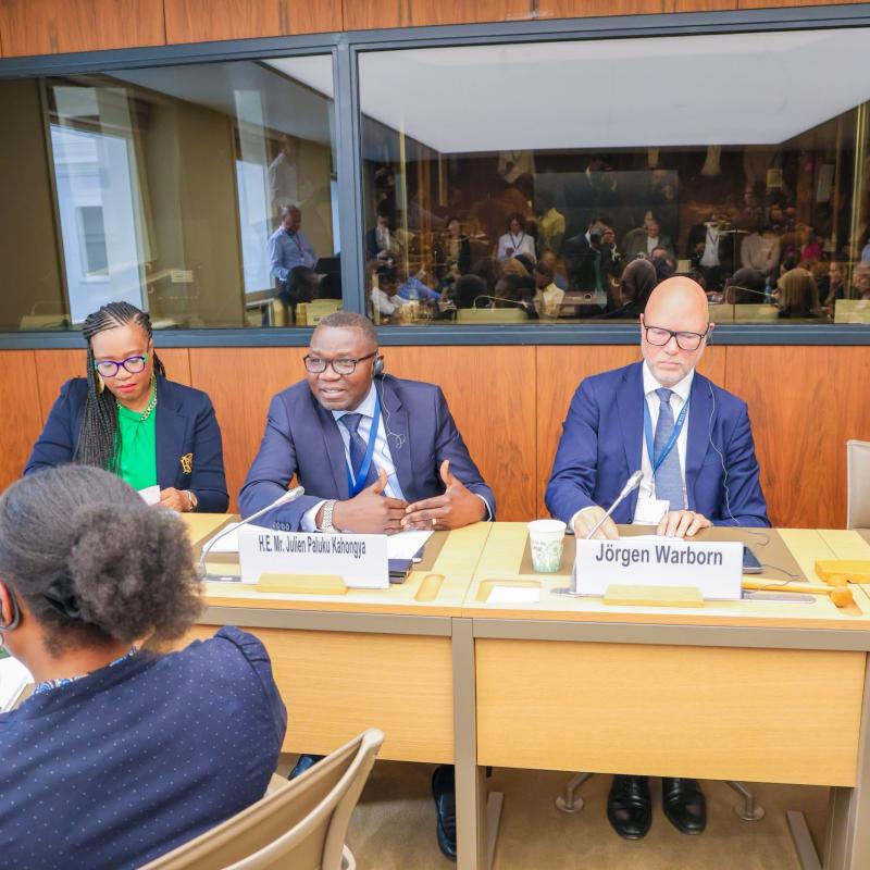 Le ministre congolais du Commerce extérieur,  Julien Paluku Kahongya intervenant à la table ronde de haut niveau consacrée à « l’accès au numérique aux possibilités économiques », organisée, à Genève,  en Suisse, dans le cadre du Forum public 2026 de l’OMC