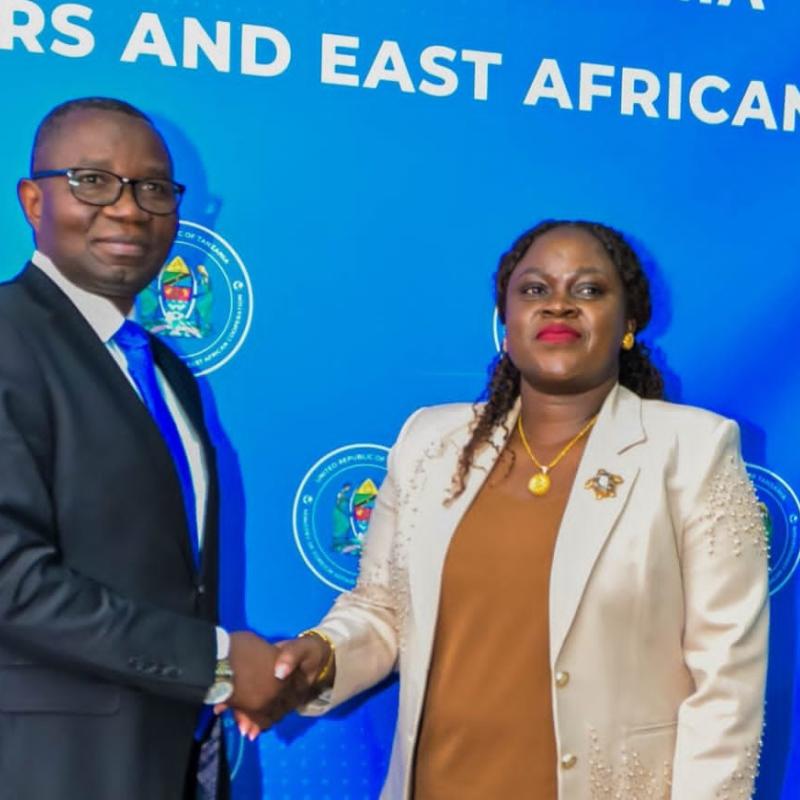 Le ministre du Commerce extérieur,  Julien Paluku Kahongya, et son homologue tanzanienne de l’Industrie et du Commerce, Judith Salvio Kapinga [photo d'illustration]