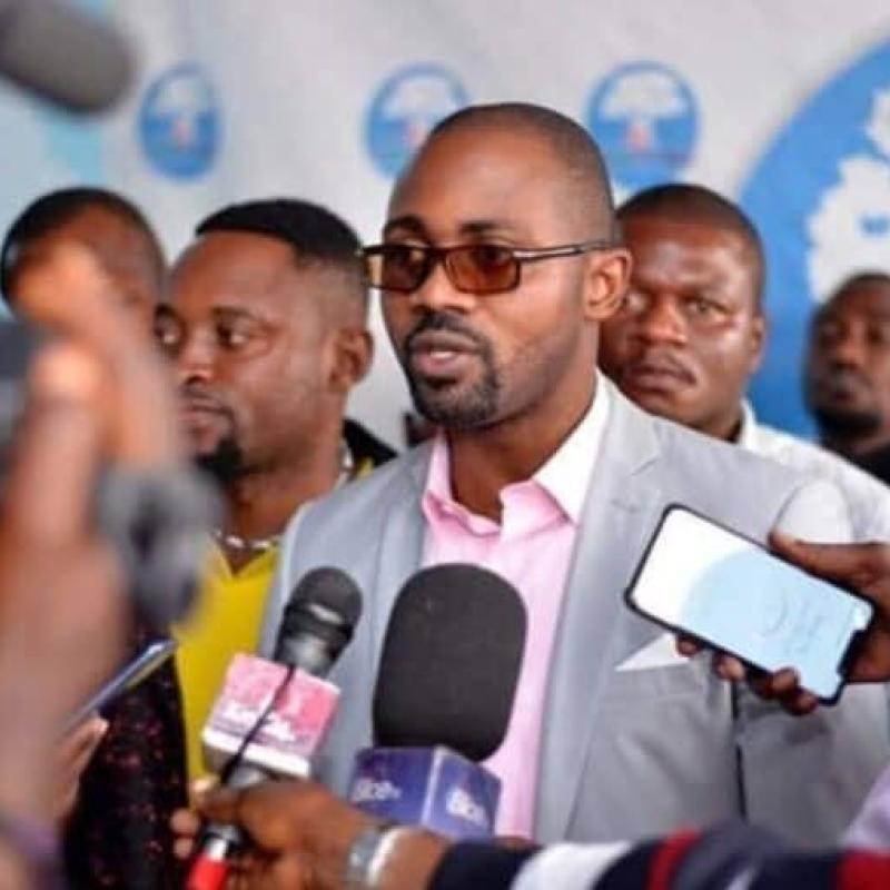 Jean Serge Onyumbe Wedi, journaliste, communicant, cadre d'entreprise, acteur associatif , chercheur et engagé dans le débat public
