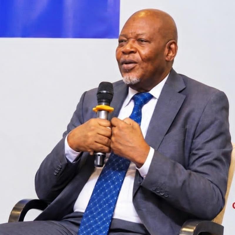 Nicaise Kibel’Bel Oka, journaliste d’investigation en RDC et directeur du journal Les Coulisses