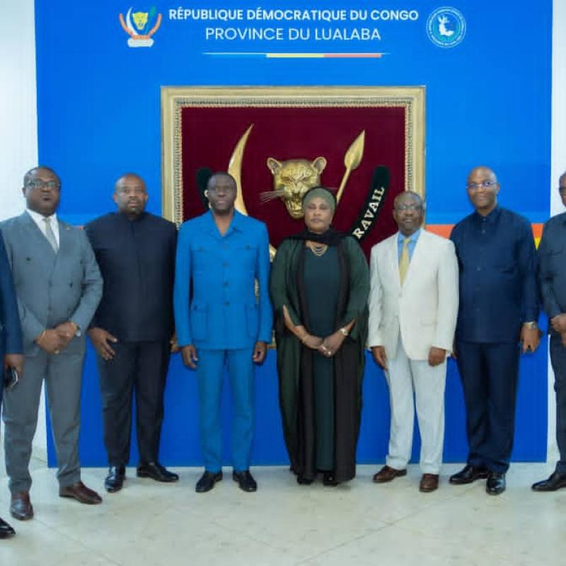 Le Gouverneur de la BCC, André Wameso et sa délégation, autour de la Gouverneure Lualaba, Fifi Masuka à Kolwezi