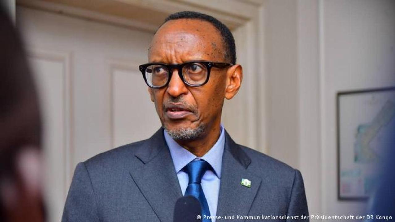 des politiques, scientifiques et membres de la société signent une fatwa contre Paul Kagame