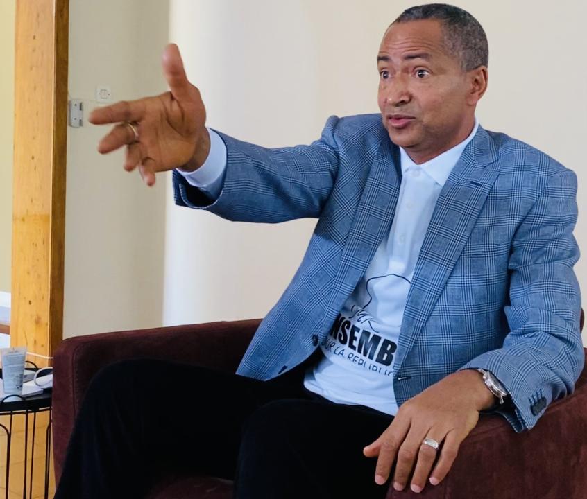 Katumbi devant la presse.